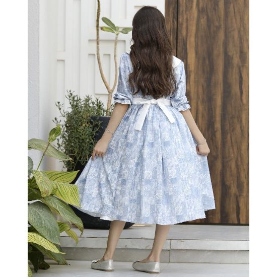 صورة فستان بناتي فاخر مرصع بالفصوص اللامعة | سحر السماء حين تعانق النجوم - 1156